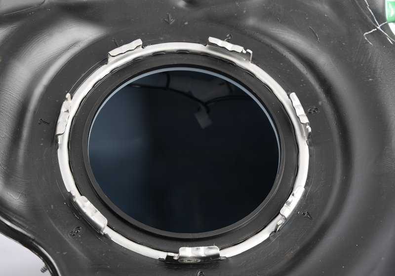Depósito de combustible de plástico OEM 16117294604 para BMW F20, F21, F22, F23, F87. Original BMW.