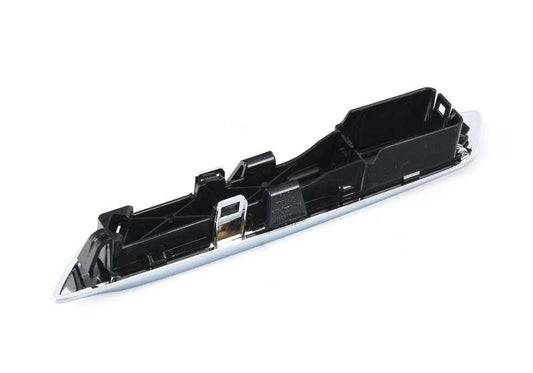 Embellecedor izquierdo OEM 51137336641 para BMW F07, F07N. Recambio original BMW. Ideal para sustituir moldura lateral dañada o perdida.