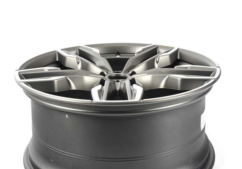 Llantas de aleación M Doble Radio 718 de 21" OEM 36108053456 para BMW X3 G01 y X4 G02. Acabado bicolor titanio brillante. Original BMW.