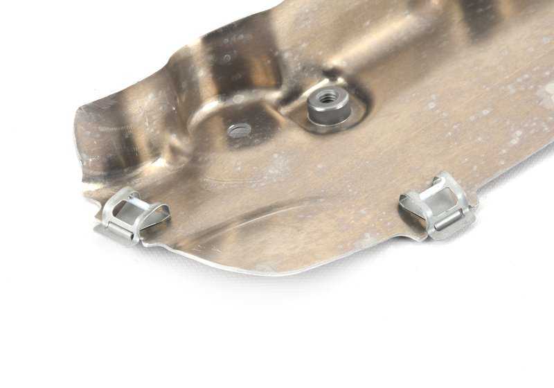 Soporte protector térmico OEM 11657848037 para BMW F87, F80, F82, F83. Pieza original BMW.