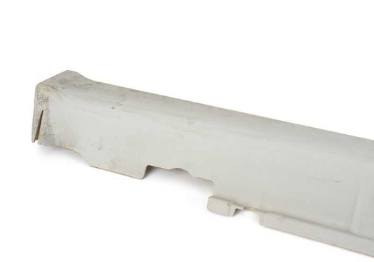 Cubierta lateral derecha OEM 51712239730 para BMW E30. Pieza original BMW, parte del kit M Technic de faldones y pasos de rueda.