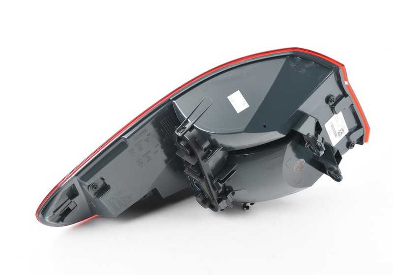 Pilote arrière du panneau latéral droit pour BMW F48 (OEM 63217488544). BMW d'origine