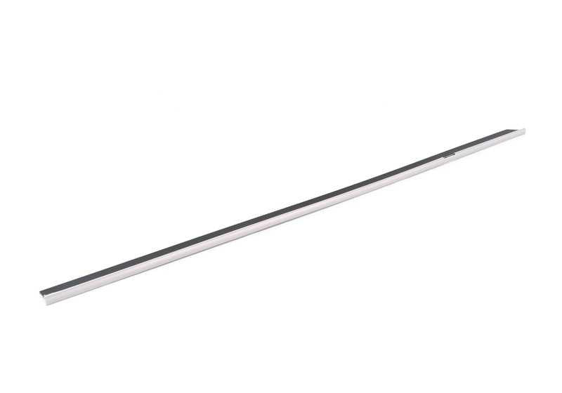 Moldura trasera derecha OEM 51221886506 para BMW Serie 7 E23. Pieza original BMW.