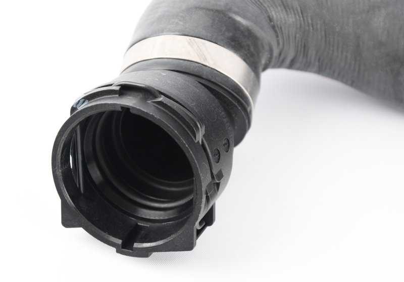 Manguito inferior del radiador al termostato OEM 17128517969 para BMW F15, F16. Original BMW.