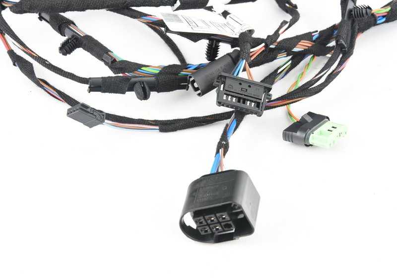 Cableado puerta delantera derecha OEM 61129186574 para BMW E90, E91. Recambio original BMW.