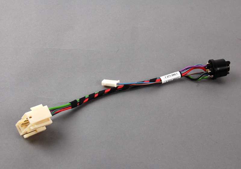 Interruptor de arranque OEM 61321371094 para BMW E24 {628CSi, 635CSi} con cambio manual o automático. Compatible con modelos fabricados entre 1978 y 1987. Original BMW.