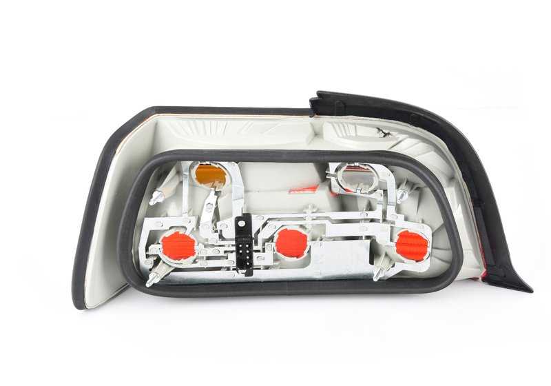 Piloto trasero derecho OEM 63218353270 para BMW E36. Original BMW.