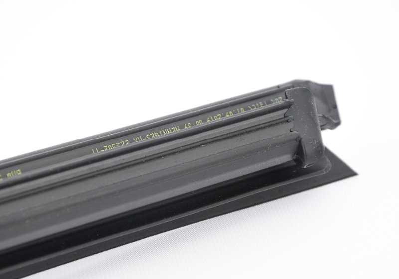 Burlete marco puerta delantera derecha OEM 51337393418 para BMW G01, G02, F97, F98. Original BMW.