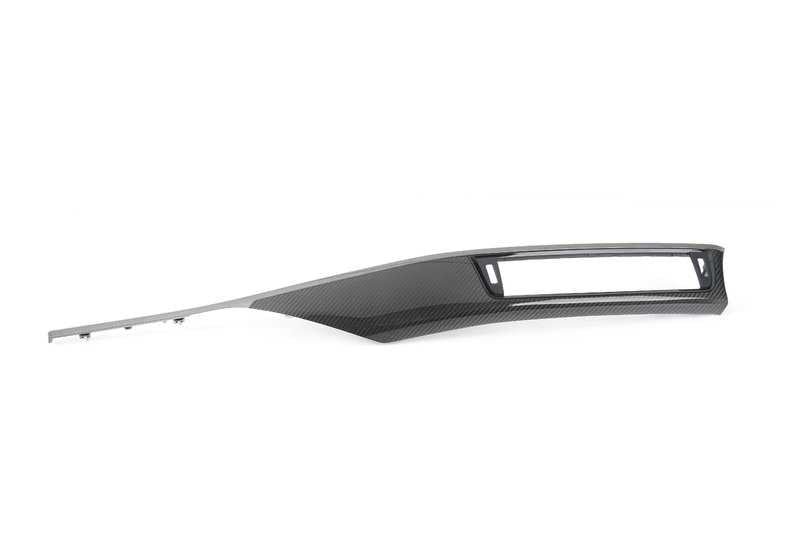 Embellecedor salpicadero carbono negro derecha OEM 51458057629 para BMW F80, F82, F83. Original BMW.