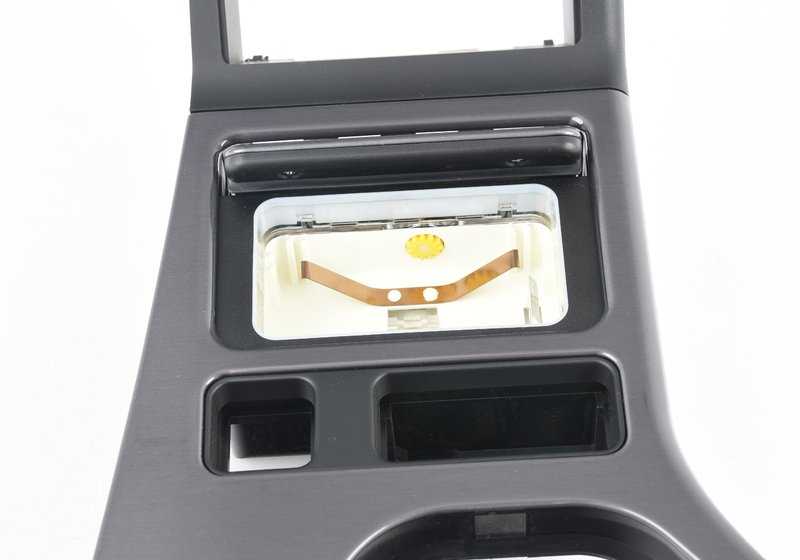 Suplemento para consola central OEM 51168196986 en color Stahlgrau para BMW Serie 5 E39. Original BMW.