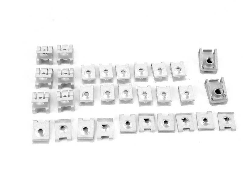 Kit de soportes para paragolpes delantero OEM 51112410275 para BMW X3 E83 (todos los modelos: 2.0d, 2.0i, 2.5i, 3.0d). Compatibles con versiones manuales y automáticas. Original BMW.