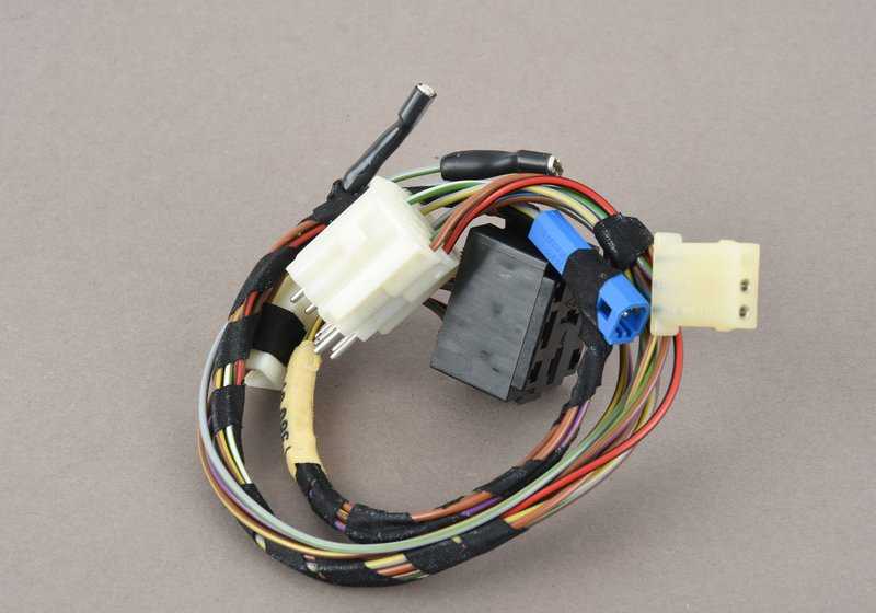 Cableado retraso luz interior OEM 61121380379 para BMW E30. Original BMW.