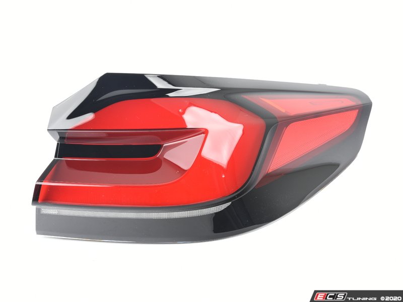 Luz trasera LED derecha OEM 63215A711B4 para BMW F90 M5 LCI, G30 LCI. Original BMW.