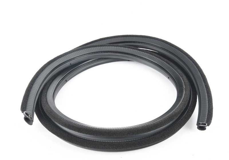 Protector de canto derecho OEM 51710032370 para BMW E30 {318i, 320i} todos los modelos compatibles. Pieza original BMW.
