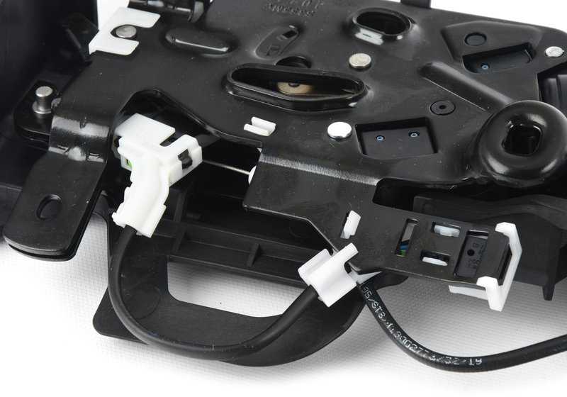 Bloqueio da porta traseira para BMW Z4 E89 (OEM 51247354924). BMW original