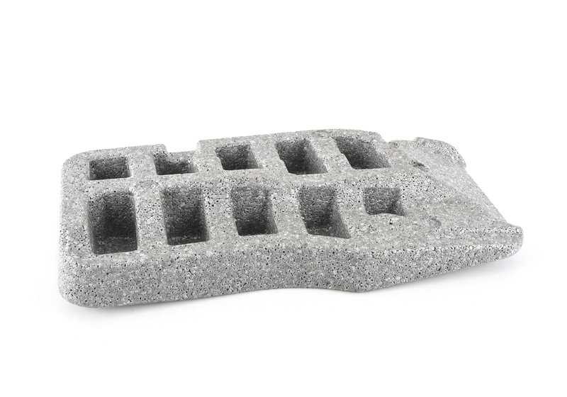 Alfombrilla delantera derecha OEM 51477225584 para BMW F06, F12, F13. Original BMW.