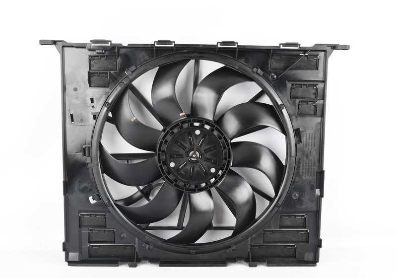 Carcasa con ventilador del radiador OEM 17427953399 para BMW G30, G31, G32, G11, G12, G14, G15, G16. Original BMW.