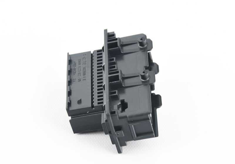 Conector eléctrico 39 pines OEM 61139221022 para BMW F40, F44, G87, G20, G21, G28, G80, G81, G22, G23, G26, G82, G83, G11, G12, F93, G14, G15, G16, F39, G29. Original BMW.