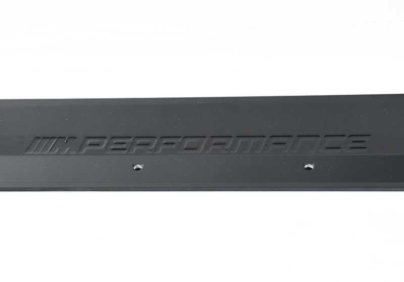 Base lateral Mpergencence em preto preto para a série BMW 3 G20, G20N, G21, G21N, G28, G28N (OEM 51192455897). BMW original.