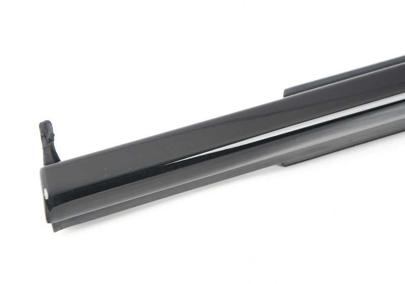 Couvercle extérieur OEM 51337404025 pour la porte d'entrée gauche {BMW F90, G30, G31, G38}. BMW d'origine.