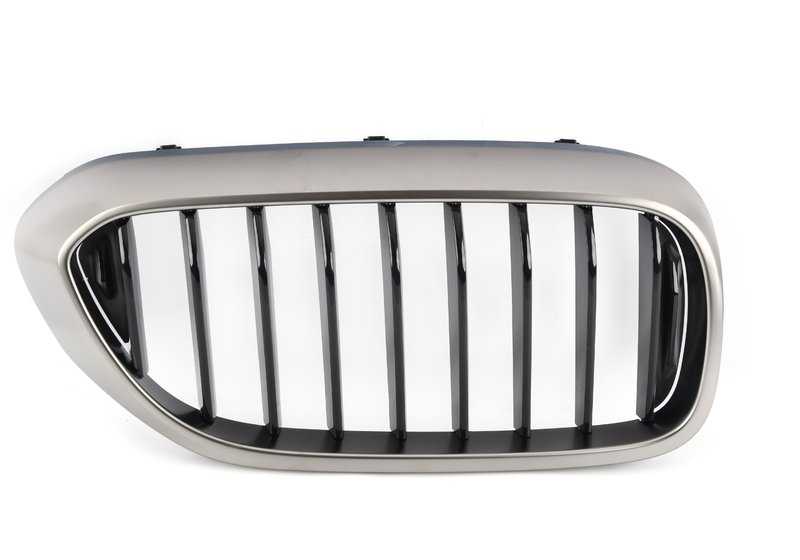 Rejilla decorativa delantera derecha OEM 51138070470 para BMW G30 y G31 (M550d xDrive, M550i xDrive). Compatible con modelos fabricados entre 2017 y 2020. Pieza original BMW.