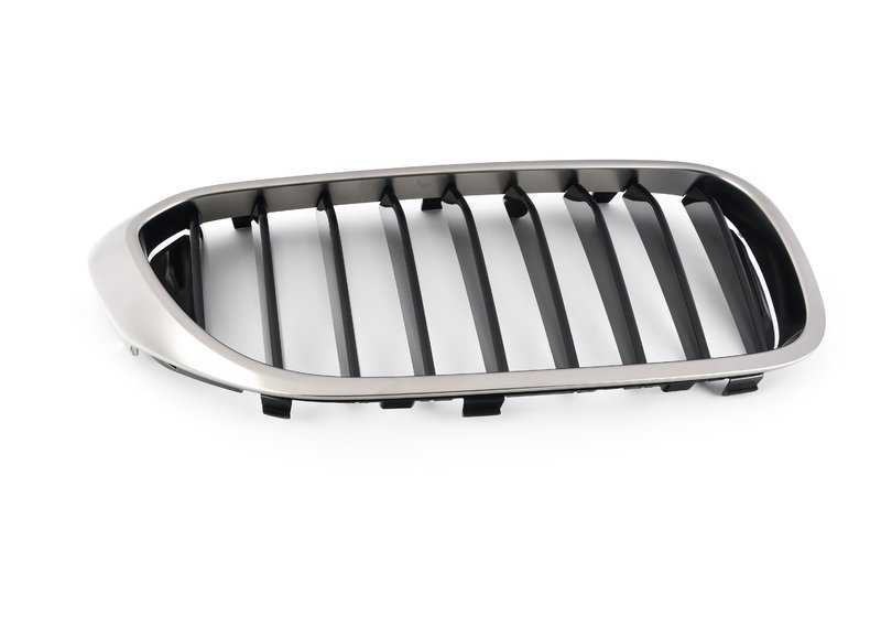 Rejilla decorativa delantera derecha OEM 51138070470 para BMW G30 y G31 (M550d xDrive, M550i xDrive). Compatible con modelos fabricados entre 2017 y 2020. Pieza original BMW.