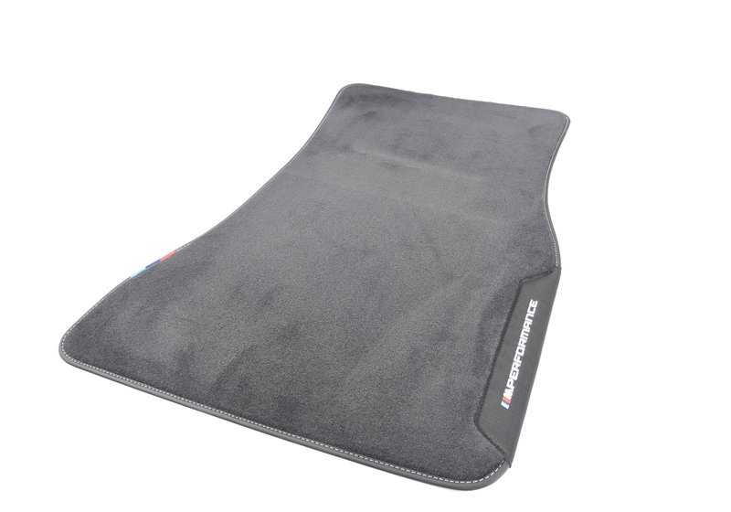 Alfombrillas M Performance OEM 51472465744 para BMW G30, G30N, G31, G31N, F90. Juego completo de alfombrillas originales BMW, diseño deportivo con logotipo M Performance, ajuste perfecto y materiales de alta calidad.