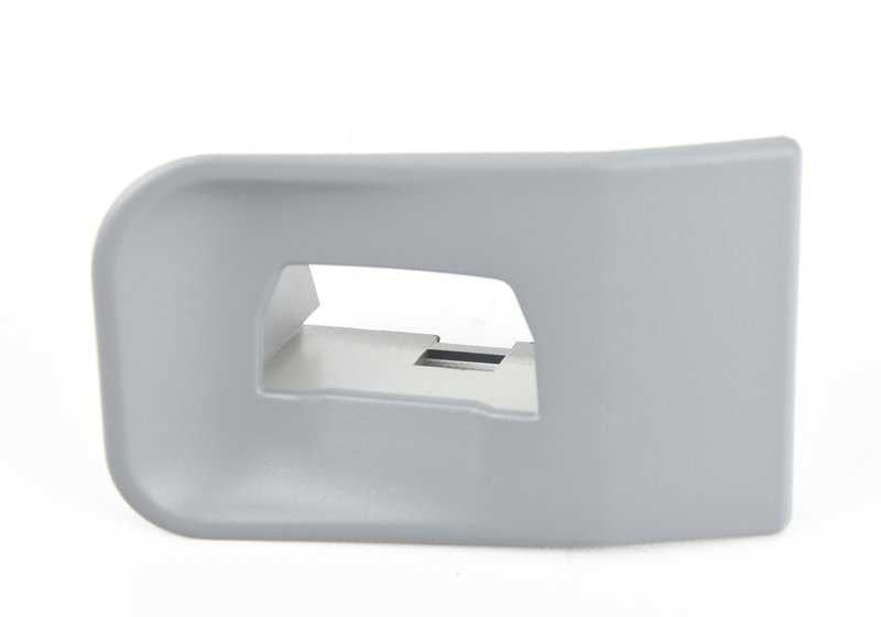 Embellecedor derecho gris OEM 72118174334 para BMW Serie 7 E38. Pieza original BMW. Ideal para cubrir elementos del cinturón trasero. Repuesto original con ajuste perfecto.
