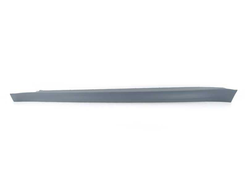 Cubierta lateral de estribo izquierda imprimada OEM 51778059573 para BMW F80, F80N. Pieza original BMW.