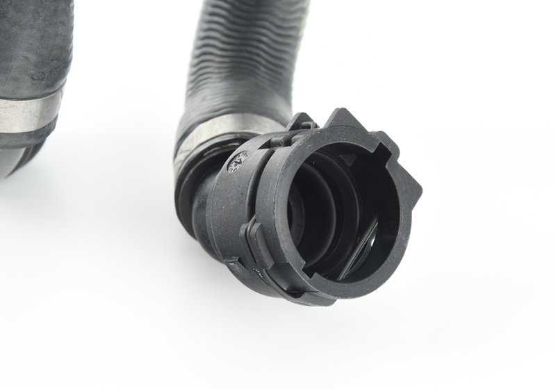 Manguera de retorno calefacción OEM 64218384908 para BMW E65, E66. Original BMW.