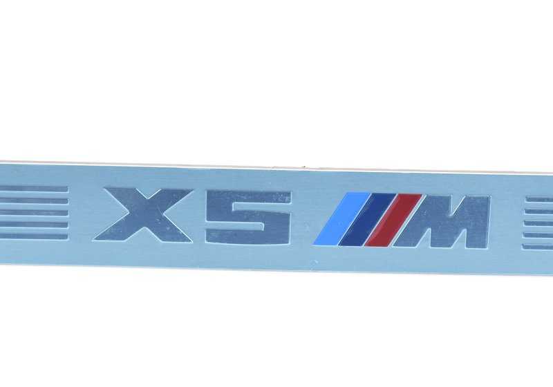 Inserto entrada delantera para BMW F85 (OEM 51478058609). Original BMW.
