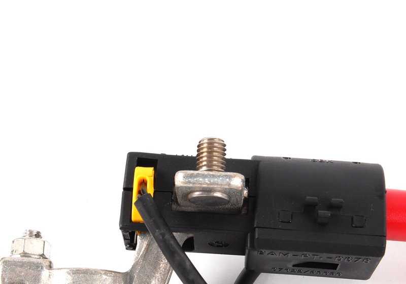 Kit reparación borne seguridad batería OEM 12421733938 para BMW E39 y E38 (modelos 535i, 540i). Compatible con versiones con motor M62. Original BMW.