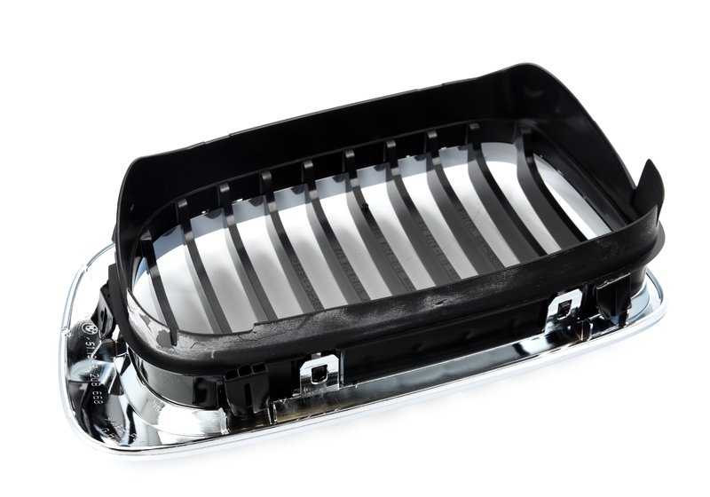 Rejilla de adorno derecho OEM 51138208686 para BMW Serie 3 E46 316Ci, 318Ci... y más. Original BMW.