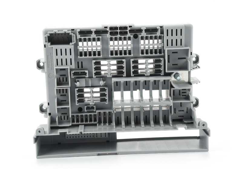 Caja de distribución eléctrica delantera OEM 61146978271 para BMW E87, E90, E91, E92, E93. Repuesto original BMW.