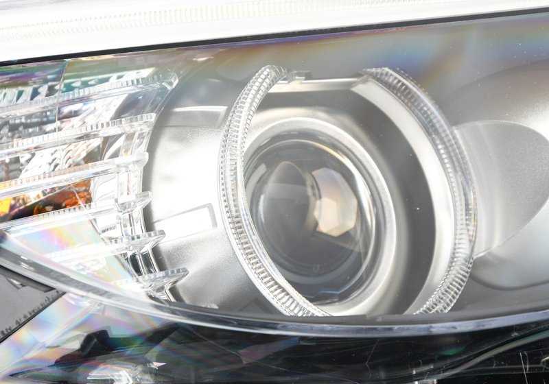 Faro delantero derecho OEM 63127177732 para BMW E60, E60N, E61, E61N. Original BMW.