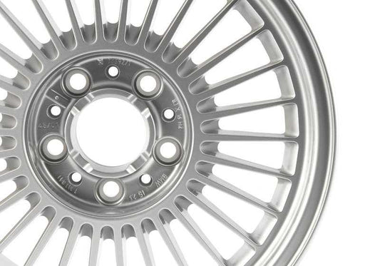 Llanta de aluminio multirradio 4 OEM 36111181841 para BMW Serie 7 E38 725tds, 728i, 728iL. Original BMW.