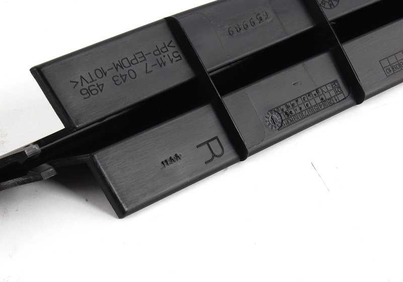 OEM da frente direita parcial 51117043496 para BMW E46. BMW original.