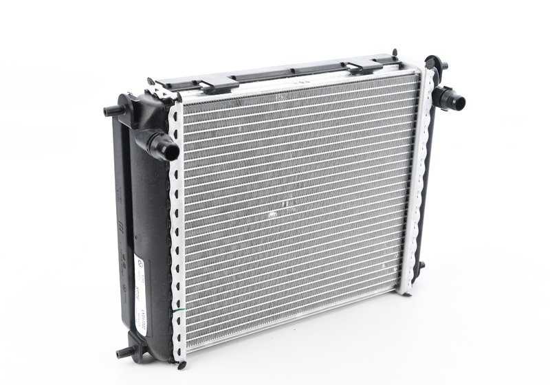 Radiateur de réfrigérant déplacé pour BMW X5 F95, G05, X6 F96, G06, X7 G07, XM G09 (OEM 17117560816). BMW d'origine