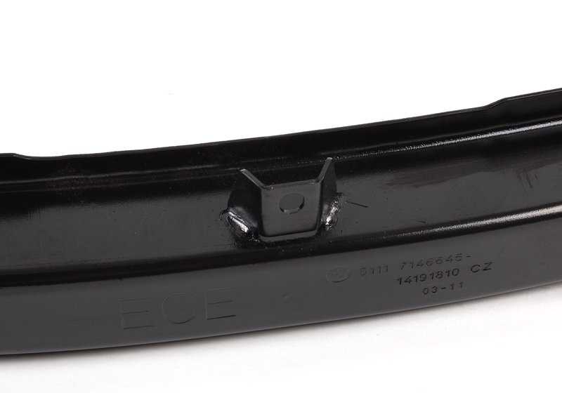 Soporte paragolpes delantero OEM 51117146645 para BMW E90, E91. Original BMW.