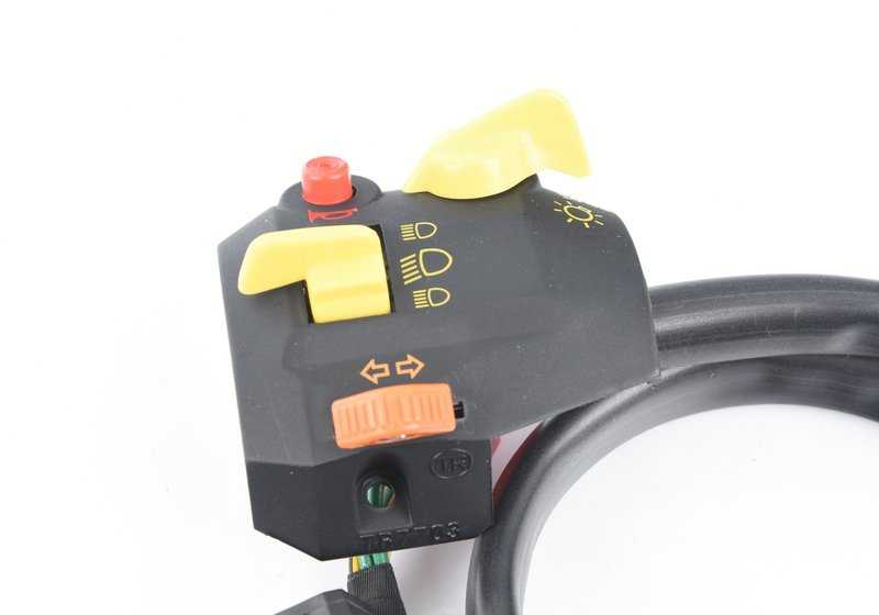 Contrôle de commande gauche (clignotement et lumières) OEM 6131124410 pour BMW E12, E21, E23, E24, E28. BMW d'origine.
