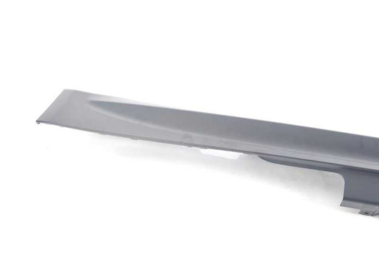 Doublure de jupe apprêtée gauche OEM 51778060847 pour BMW Série 4 F32, F32 LCI, F33, F33 LCI. Véritable BMW.