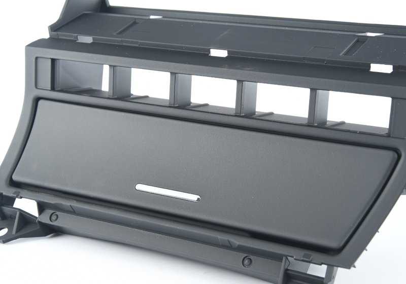 Soporte delantero OEM 51168230901 para BMW E46. Pieza original BMW. Compatible con todos los modelos BMW Serie 3 E46. Repuesto ideal para estructuras frontales del vehículo.