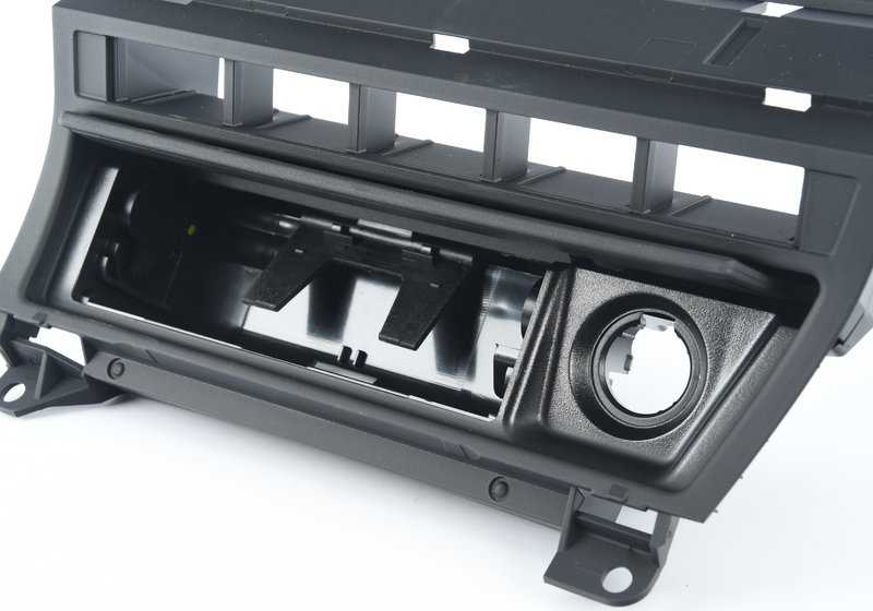 Soporte delantero OEM 51168230901 para BMW E46. Pieza original BMW. Compatible con todos los modelos BMW Serie 3 E46. Repuesto ideal para estructuras frontales del vehículo.