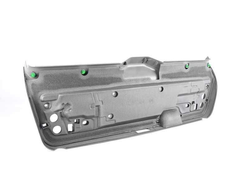 Revestimiento inferior del portón trasero OEM 51498149676 para BMW E34. Original BMW.