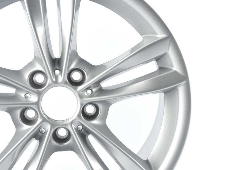 Llanta de aleación V-Spoke 658 OEM 36116866398 para BMW F30, F31. Original BMW.
