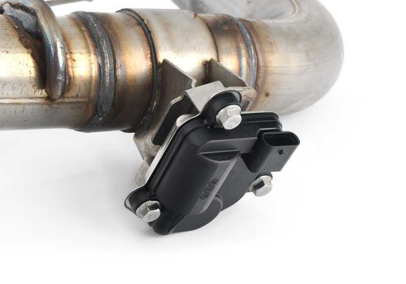 Silencioso deportivo M Performance OEM 18302458780 para BMW X5 G05 y X6 G06. Mejora el sonido y el rendimiento. Original BMW.
