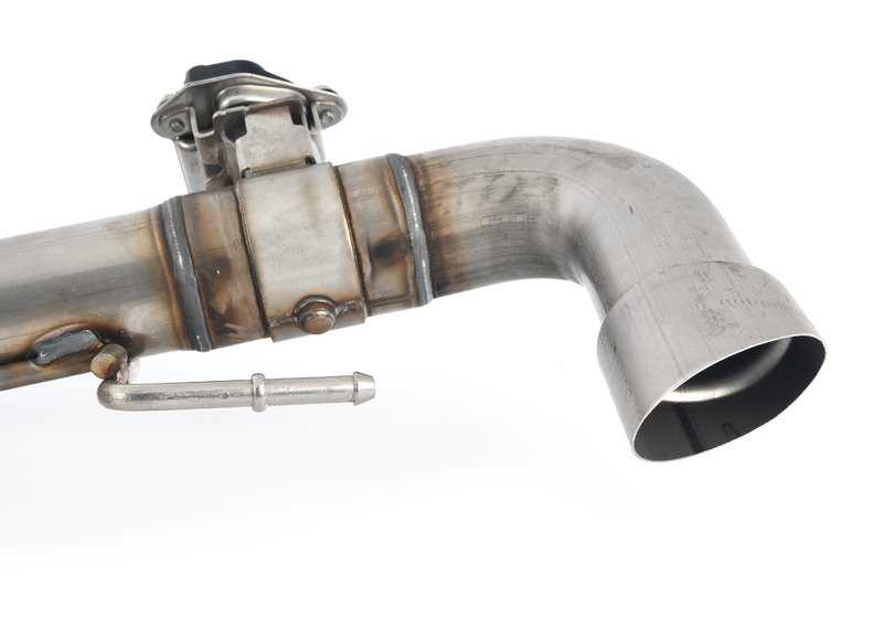 Silencioso deportivo M Performance OEM 18302458780 para BMW X5 G05 y X6 G06. Mejora el sonido y el rendimiento. Original BMW.