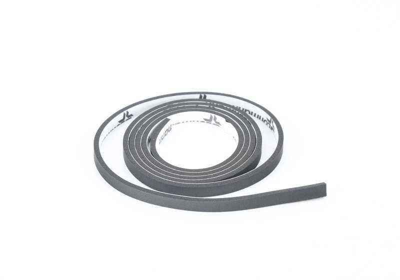 Suplemento de plástico esponjoso OEM 51134819903 para BMW Serie 5 F11 LCI, F10 LCI. Original BMW.