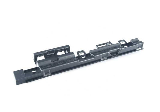 Soporte central izquierdo para faldón lateral trasero OEM 51778065433 para BMW F87 (M2, M2 Competition, M2 CS). Original BMW.