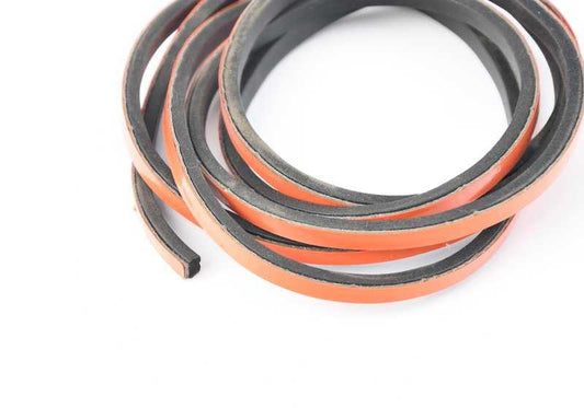 Junta embellecedora portón trasero OEM 51133415080 para BMW E83. Original BMW.